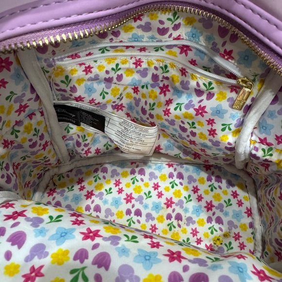 Loungefly Disney Minnie Mouse Holding Flowers - Picture 5 of 5